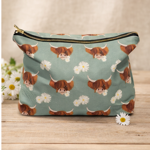 Daisy the Highland Coo - Wash bag